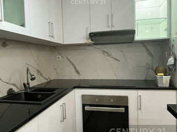 JUAL CEPAT Paladian Park 2BR Renov Furnished Bagus Siap Huni Th