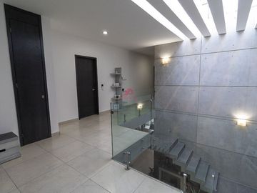 CASA EN VENTA EN SOLARES, COTO VALEIRA, ZAPOPAN JALISCO.
