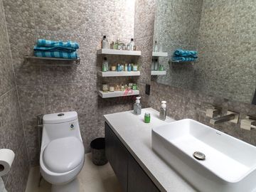 CASA EN VENTA EN SOLARES, COTO VALEIRA, ZAPOPAN JALISCO.