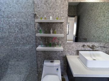 CASA EN VENTA EN SOLARES, COTO VALEIRA, ZAPOPAN JALISCO.