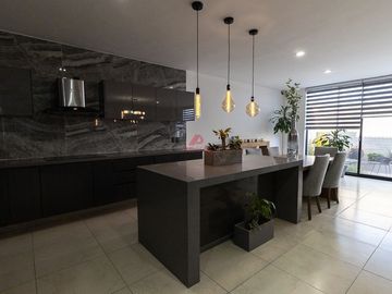 CASA EN VENTA EN SOLARES, COTO VALEIRA, ZAPOPAN JALISCO.