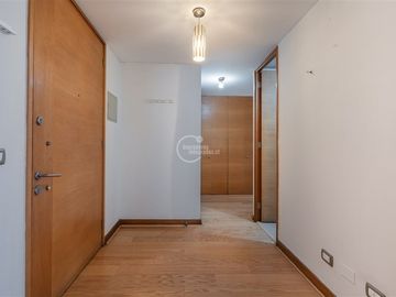 3 dorm. 3 baños. 2 estac. Piso bajo. Vitacura