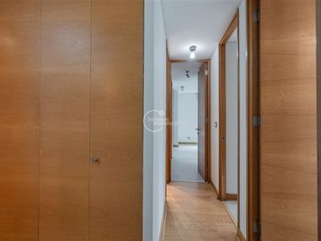 3 dorm. 3 baños. 2 estac. Piso bajo. Vitacura