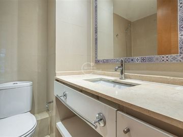 3 dorm. 3 baños. 2 estac. Piso bajo. Vitacura