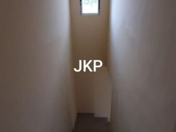 RUMAH BARU MURAH 2 LANTAI SIAP HUNI GRATIS BIAYA2 LOKASI STRATEGIS DEKAT TOL DI WIBAWA MUKTI JATIASIH BEKASI