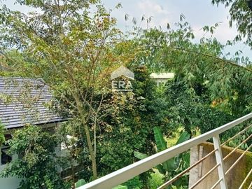 Rumah siap huni nyaman Pasir Impun, Bandung