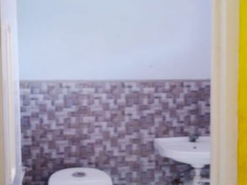 Rumah Dijual BU + 2 Kontrakan Dekat Stasiun Rawa Buntu