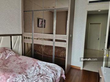 Rumah Mewah Gading Serpong Emerald Cove 3 Lantai Full Furnish Nego
