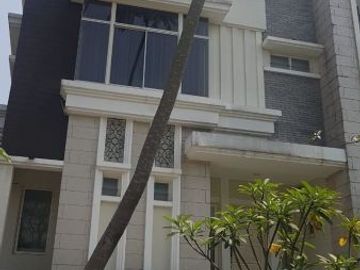 Rumah Mewah Gading Serpong Emerald Cove 3 Lantai Full Furnish Nego