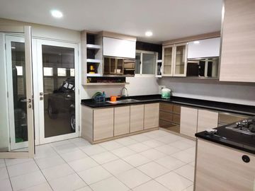 Rumah Mewah Gading Serpong Emerald Cove 3 Lantai Full Furnish Nego