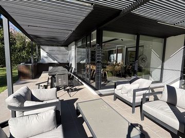 Casa en venta 5 dorm 5 baños y serv. San Carlos de Apoquindo