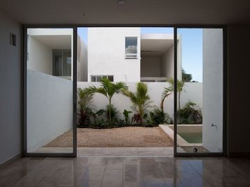 VENTA CASA TIPO TOWNHOUSE EN DZITYA AL NORTE DE MERIDA