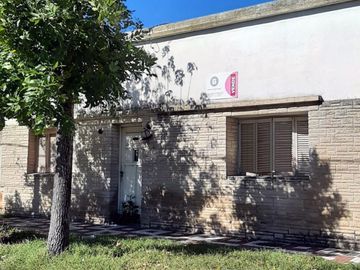 SE VENDE demolicion con TERRENO UNICO de 960m2 sobre AVENIDA