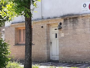 SE VENDE demolicion con TERRENO UNICO de 960m2 sobre AVENIDA