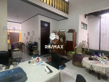 Rumah 2 Lantai di Pangkalan Jati, Cinere Depok – LT 270 m² LB 200 m², 5 KT, SHM