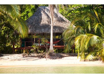 SEA Confiable Vende ECO RESORT en Bocas del Toro
