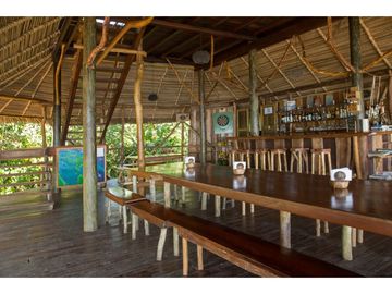 SEA Confiable Vende ECO RESORT en Bocas del Toro