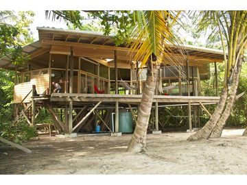 SEA Confiable Vende ECO RESORT en Bocas del Toro