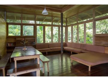 SEA Confiable Vende ECO RESORT en Bocas del Toro