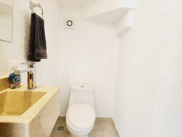 Casa en VENTA en LOMAS DE MEDITERRANEO
