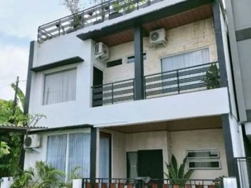 Rumah 3 Lantai Fully Furnished ada Private Pool & Rooftop Nuansa Garden untuk Barbeque