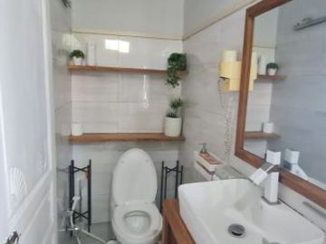 Rumah 3 Lantai Fully Furnished ada Private Pool & Rooftop Nuansa Garden untuk Barbeque