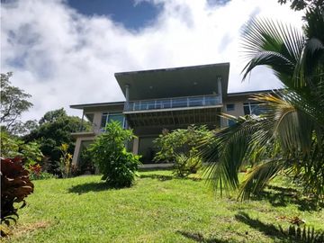 VENTA DE CASA EN ALTOS DEL MARIA 2500 M²