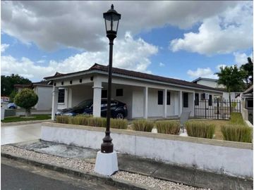ALQUILO Y VENDO CASA EN LA CHORRERA COSTA VERDE SUMMER HILL 3R