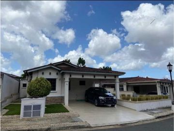 ALQUILO Y VENDO CASA EN LA CHORRERA COSTA VERDE SUMMER HILL 3R