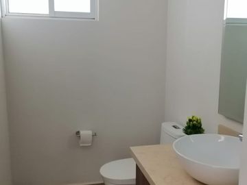 Hermosa Casa en La Condesa Juriquilla, ROOF GARDEN, Jardín, 4 Habitaciones..