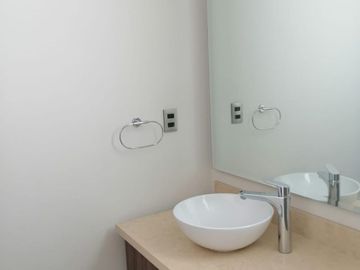 Hermosa Casa en La Condesa Juriquilla, ROOF GARDEN, Jardín, 4 Habitaciones..