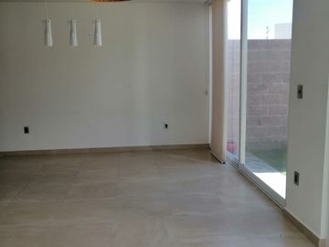 Hermosa Casa en La Condesa Juriquilla, ROOF GARDEN, Jardín, 4 Habitaciones..