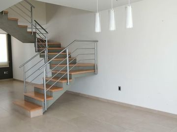 Hermosa Casa en La Condesa Juriquilla, ROOF GARDEN, Jardín, 4 Habitaciones..