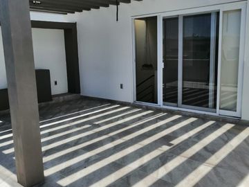 Hermosa Casa en La Condesa Juriquilla, ROOF GARDEN, Jardín, 4 Habitaciones..