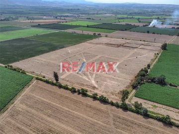 Excelente oportunidad para comprar tu terreno en Cañete!!

- Acceso pavimentado 
- Urbanización cerrada
- Cerca a zona Urbana y zona residencial
