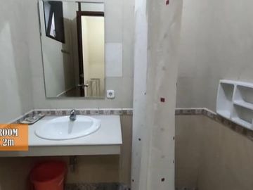 Rumah Mewah Sangat Luas Raya Kertajaya Indah Parkiran Luas