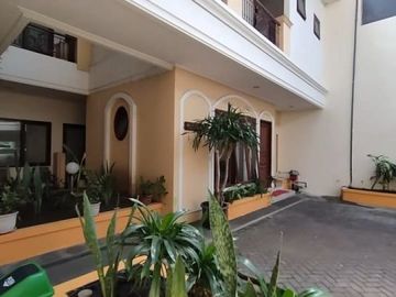 Rumah Mewah Sangat Luas Raya Kertajaya Indah Parkiran Luas