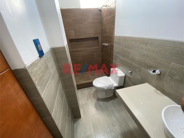 🌟 ¡Descubre tu próximo hogar en Pimentel, con piscina y zona de parrillas en Chiclayo! 🌟

🏠 Este moderno departamento en ESTRENO en el 5TO piso te e