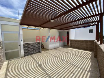 🌟 ¡Descubre tu próximo hogar en Pimentel, con piscina y zona de parrillas en Chiclayo! 🌟

🏠 Este moderno departamento en ESTRENO en el 5TO piso te e