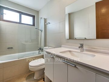 Excelente Duplex con Quincho en Azotea, Dehesa Central