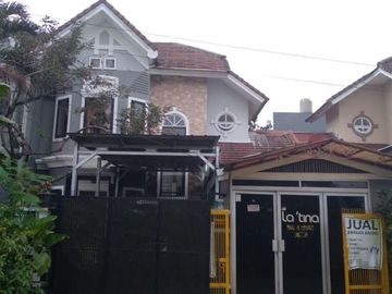 Dijual Rumah Kencana Loka depan Jalan Raya Blok H Bisa Untuk Usaha