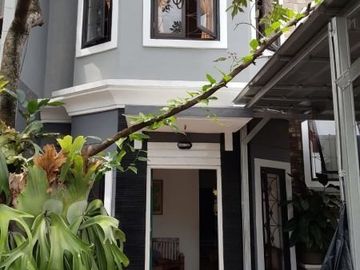 Dijual Rumah Kencana Loka depan Jalan Raya Blok H Bisa Untuk Usaha