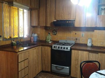 VENDE PH 4 AMBIENTES AL FRENTE CON PATIO, QUINCHO Y TERRAZA