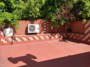 VENDE PH 4 AMBIENTES AL FRENTE CON PATIO, QUINCHO Y TERRAZA