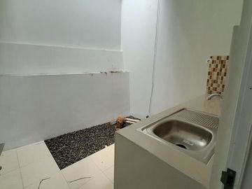 Dijual Rumah Siap Huni di Cinere Posisi Hook, Dekat Tol Krukut Lokasi Strategis