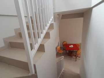 Dijual Rumah Siap Huni di Cinere Posisi Hook, Dekat Tol Krukut Lokasi Strategis