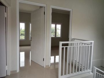 Dijual Rumah Siap Huni di Cinere Posisi Hook, Dekat Tol Krukut Lokasi Strategis