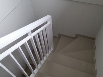 Dijual Rumah Siap Huni di Cinere Posisi Hook, Dekat Tol Krukut Lokasi Strategis