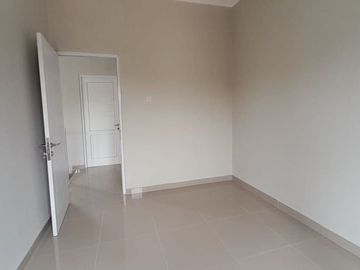Dijual Rumah Siap Huni di Cinere Posisi Hook, Dekat Tol Krukut Lokasi Strategis