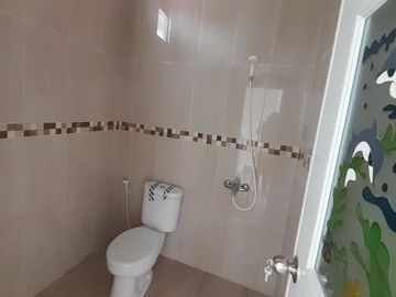 Dijual Rumah Siap Huni di Cinere Posisi Hook, Dekat Tol Krukut Lokasi Strategis